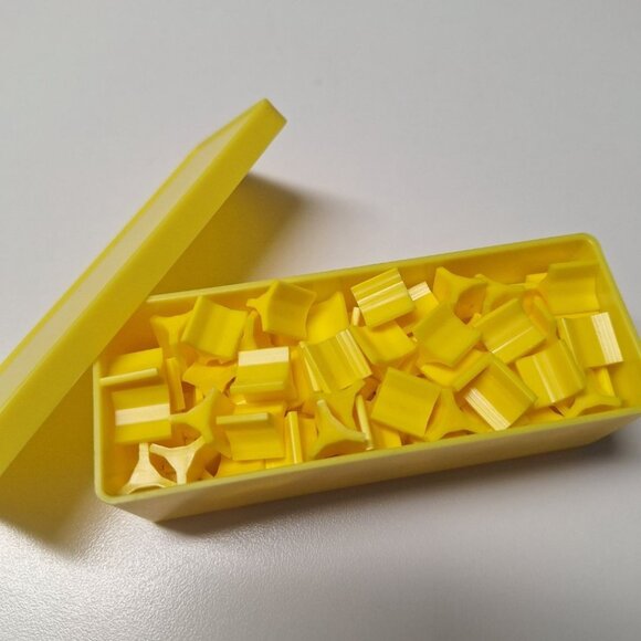 Yellow‎ Castle Risk 1990 Board Game Replacement Pieces Tokens Plastic Case Box - Picture 2 of 3